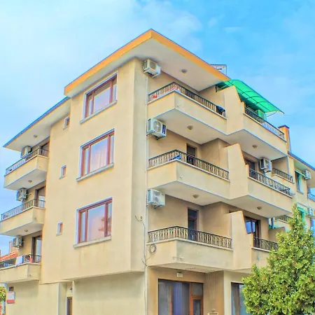 Chrystal 2* Obzor