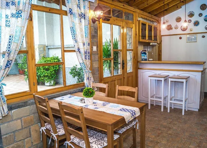 Chrystal Gæstehus Obzor