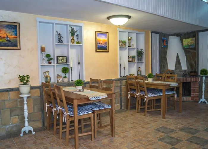 Chrystal Gæstehus 2*